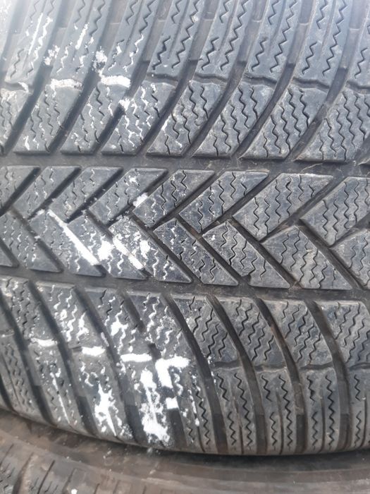 Продам шины. 285/40/21 бриджестон