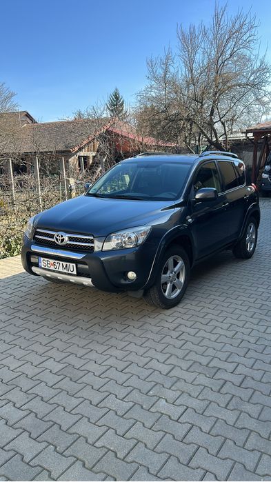 Vînd Toyota Rav 4