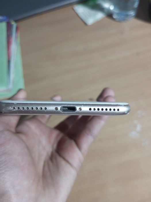 Iphone 8+ ideal 64/4