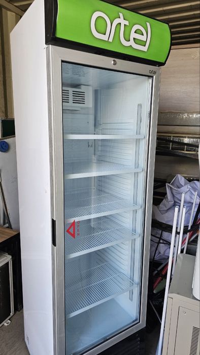 Холодильник, Витринный  холодильник Артел б/у