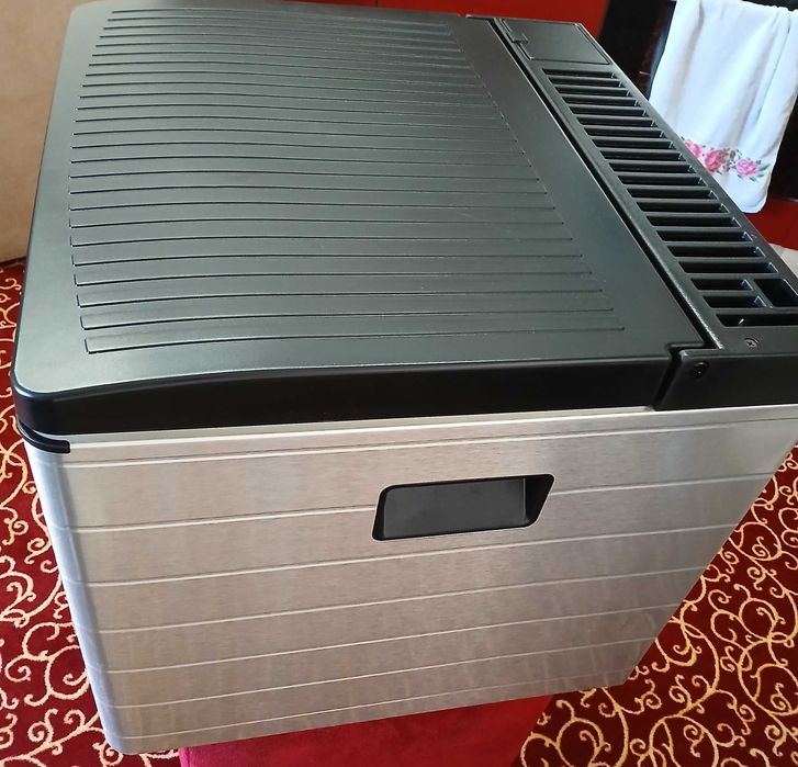Нов Dometic хладилник на газ 12v,220v