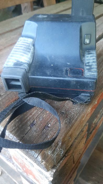 Продам фотоаппарат полароид.