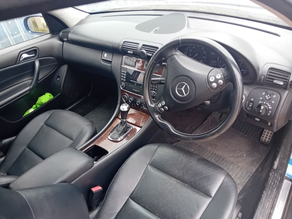 Capota bara fata Mercedes 2.2