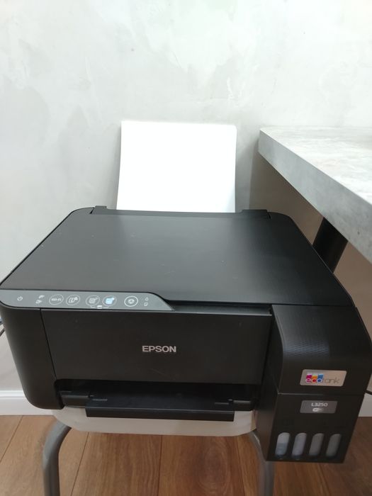 Продам принтер Epson L3250