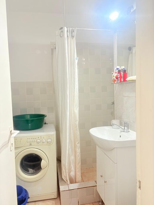 Vând garsoniera  mobilata și utilată