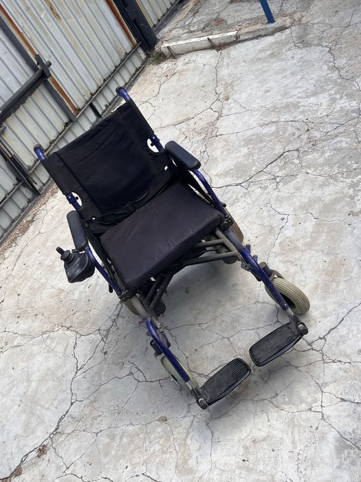 Продам инвалидное кресло
