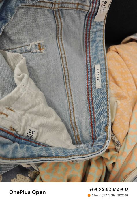 Vand 2 perechi jeansi blugi barbati EDC Esprit, ca noi, ambele 100 ron