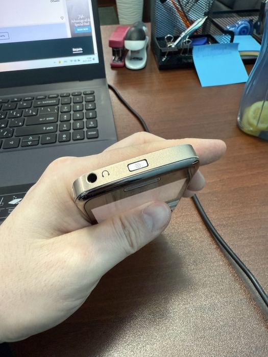 Продам легендарный раритетный Нокиа е72 в оригинале