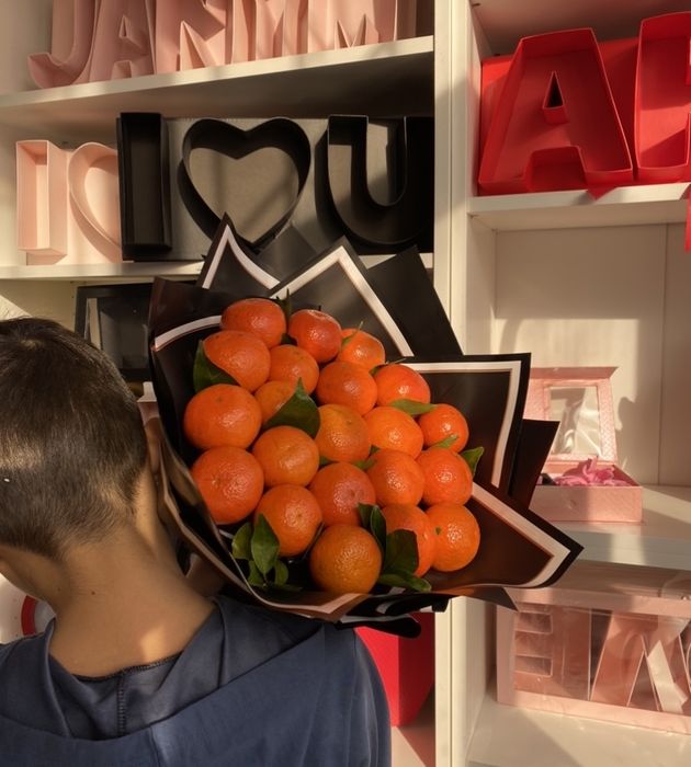 мандарин букет /бенто торт /клубника в шоколаде