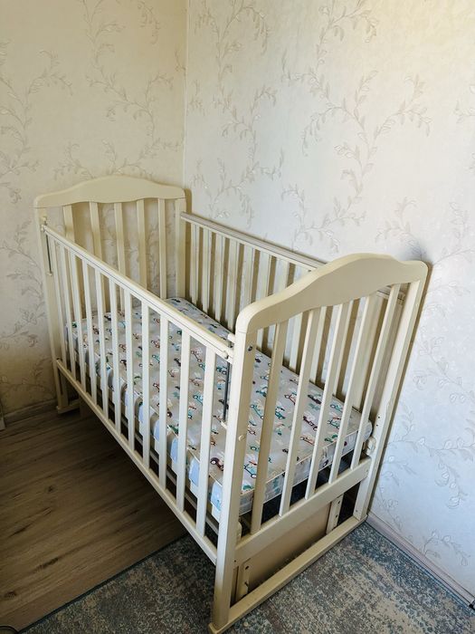 Продам детскую кроватку
