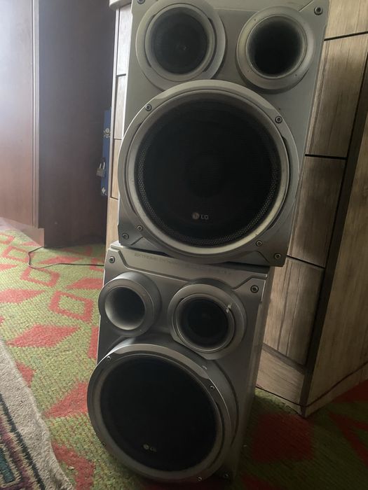 Продаются колонки от музыкального центра LG