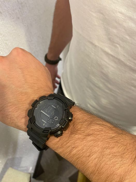 Мъжки дигитален часовник