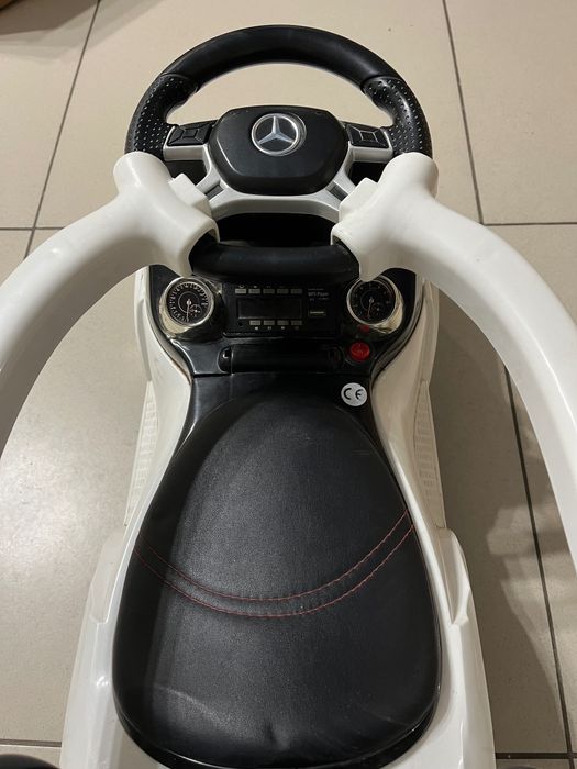 Продам толокар в виде автомобиля Мерседес