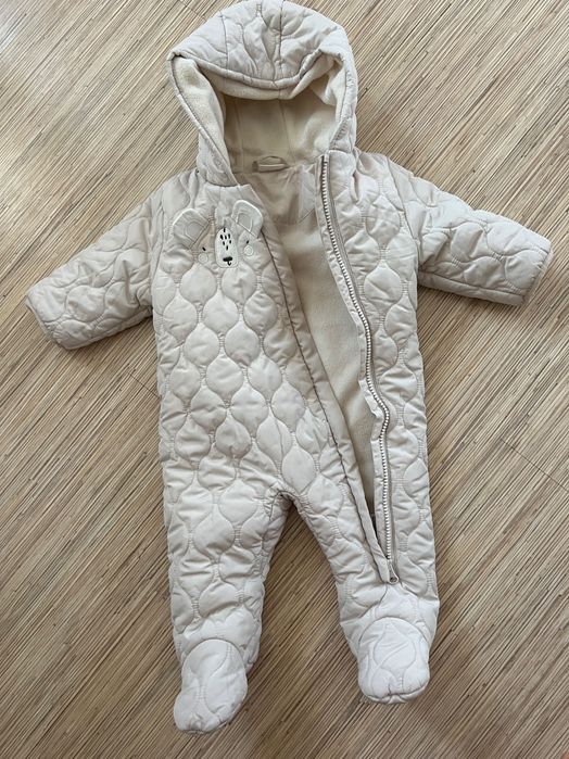 Продам комбинезончик на весну-осень