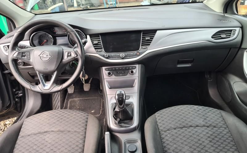 Dezmembrez Opel Astra K