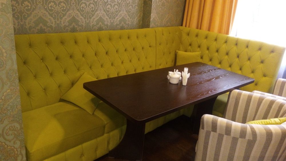 Диваны для кафе баров и ресторанов