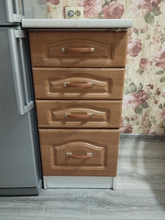 Комод с 4 ящиками