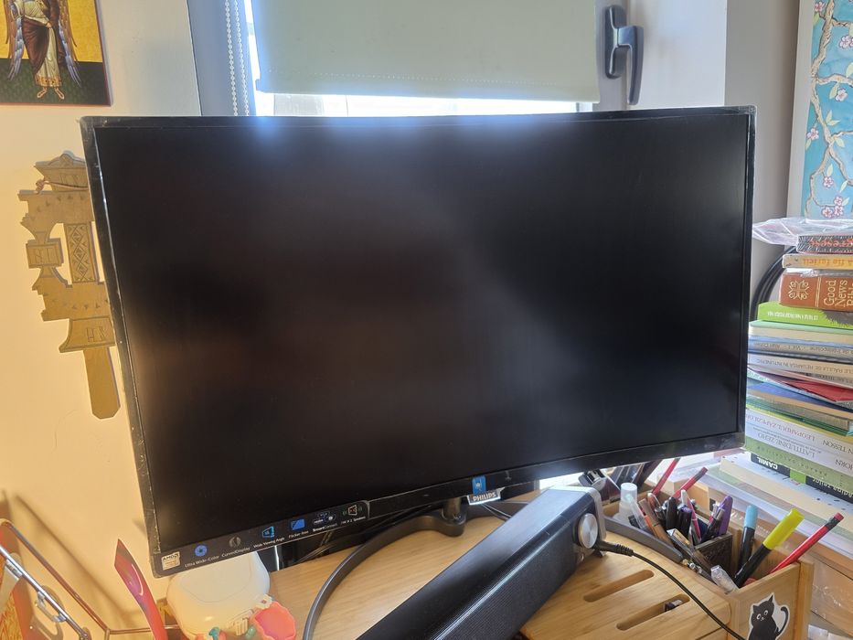 Sistem PC i3-8100, RX 560, 8 GB RAM + monitor curbat Philips 27 inch