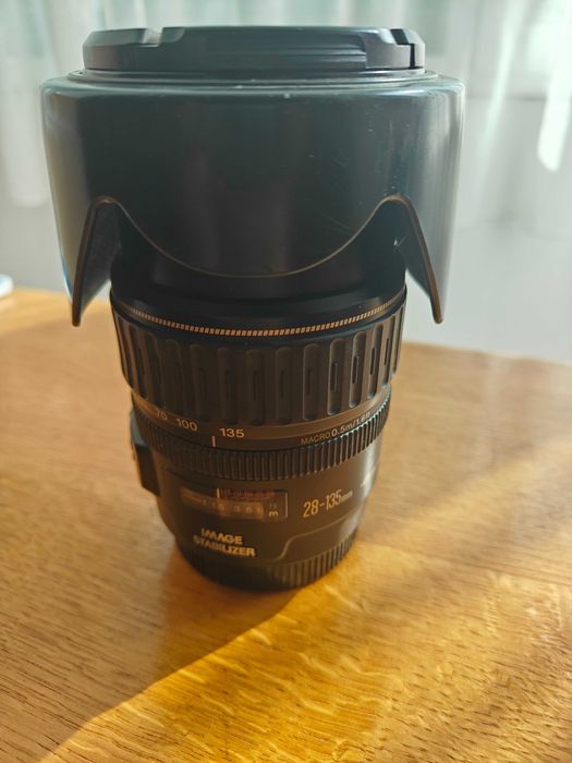Canon EF 28-135mm f/3.5-5.6 USM IS