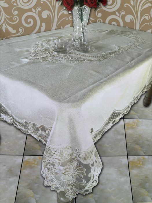 Новая скатерть 150×220 см