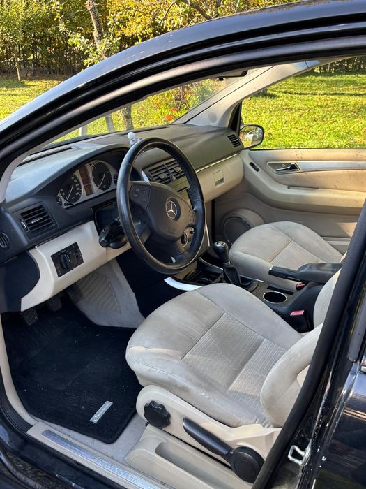 Dezmembrez mercedes b class w245  2.0tdi