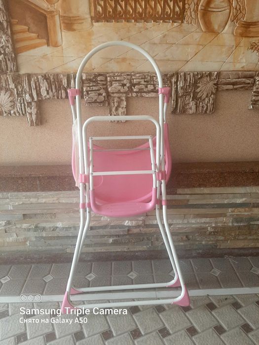 Bolalar ovqatlanish stulchasi SOTILADI