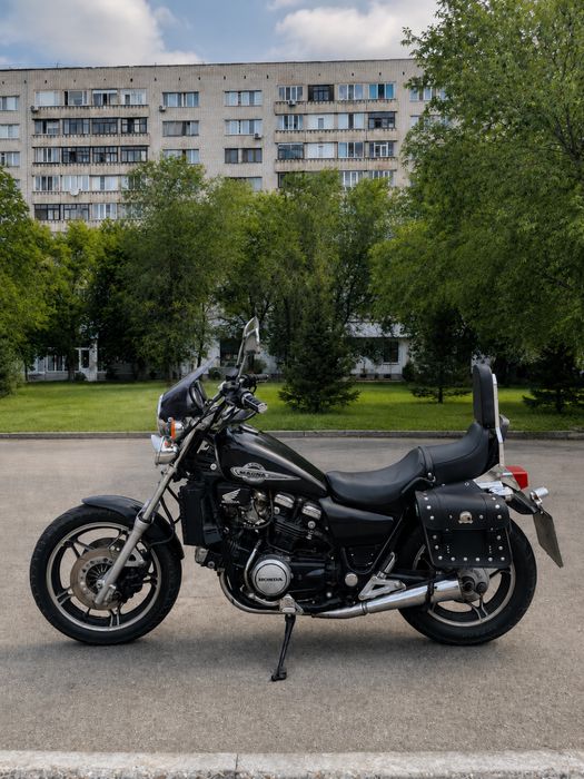 Honda Magna 750 круизер чоппер