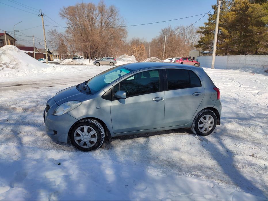 Toyota Yaris.           .