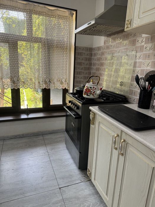 Участок назарбек 10 комнат 9 сотох СРОЧНО!!!