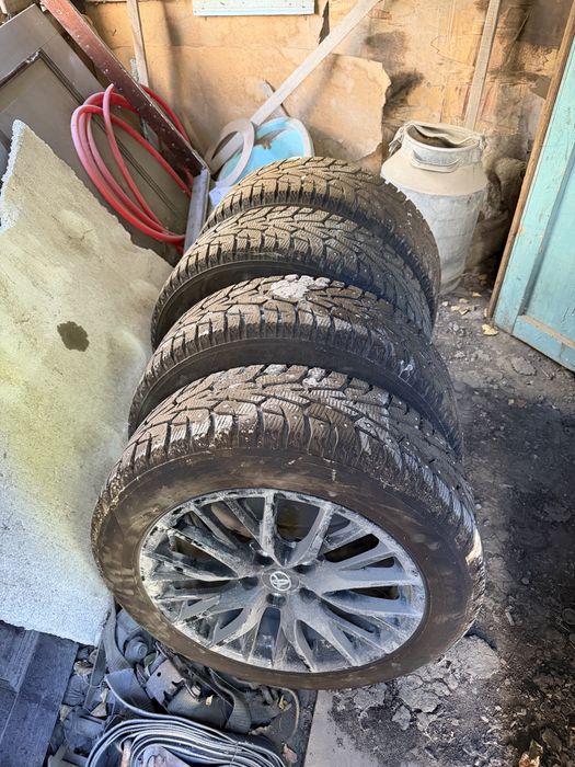 Продам шины Yokohama 215/55/17