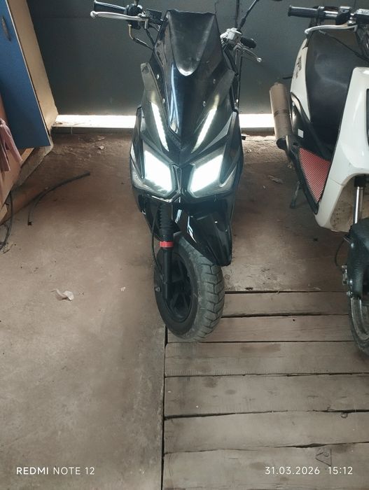 Самурай мопед на ходу