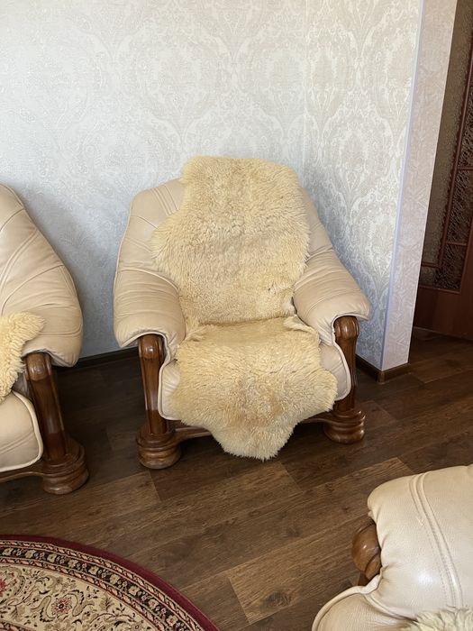 Диван и два кресла