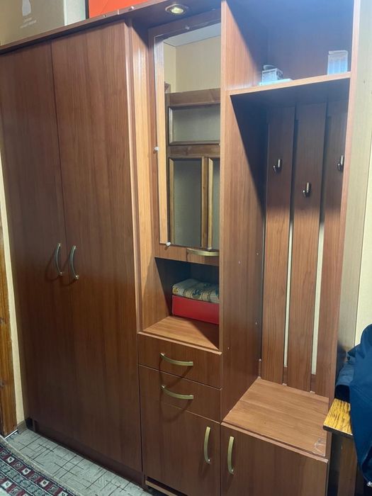 Продам недорого шкаф (прихожую ) в отл сост