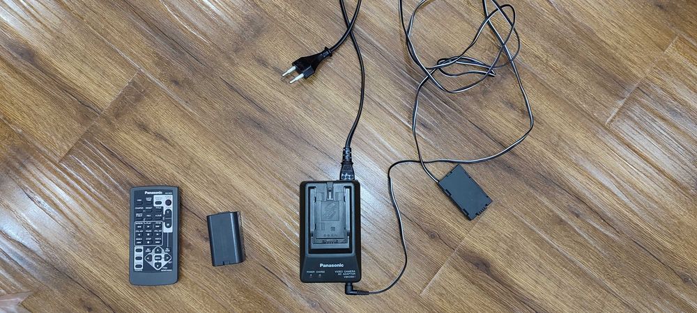 Видеокамера-Panasonic NV-GS3