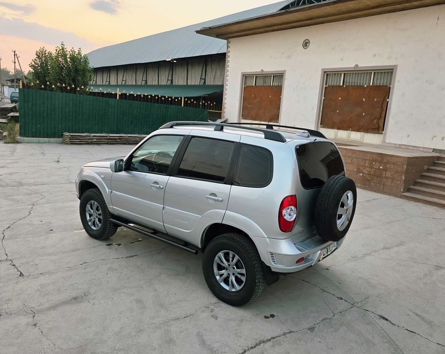 Niva 4x4 Sotiladi