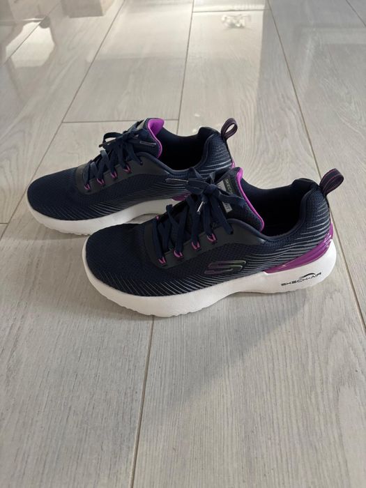 Adidasi Skechers marimea 36