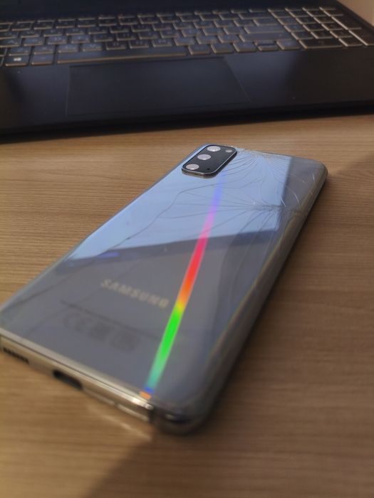 Продам Samsung S20