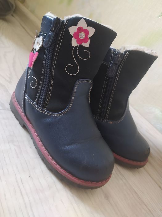 Продам детскую обувь