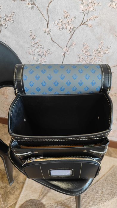 Школьный рюкзак черный