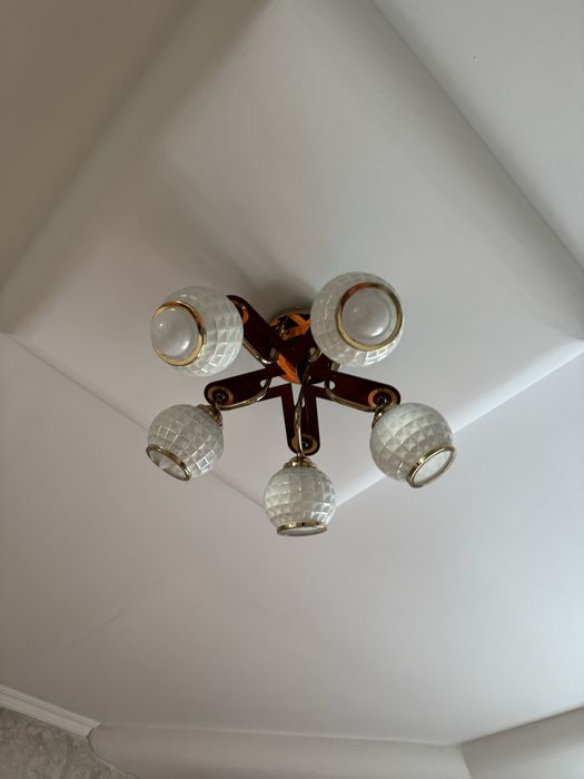 Люстра, аспашам.