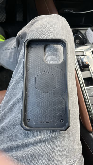 Husa UAG  16 Pro Max