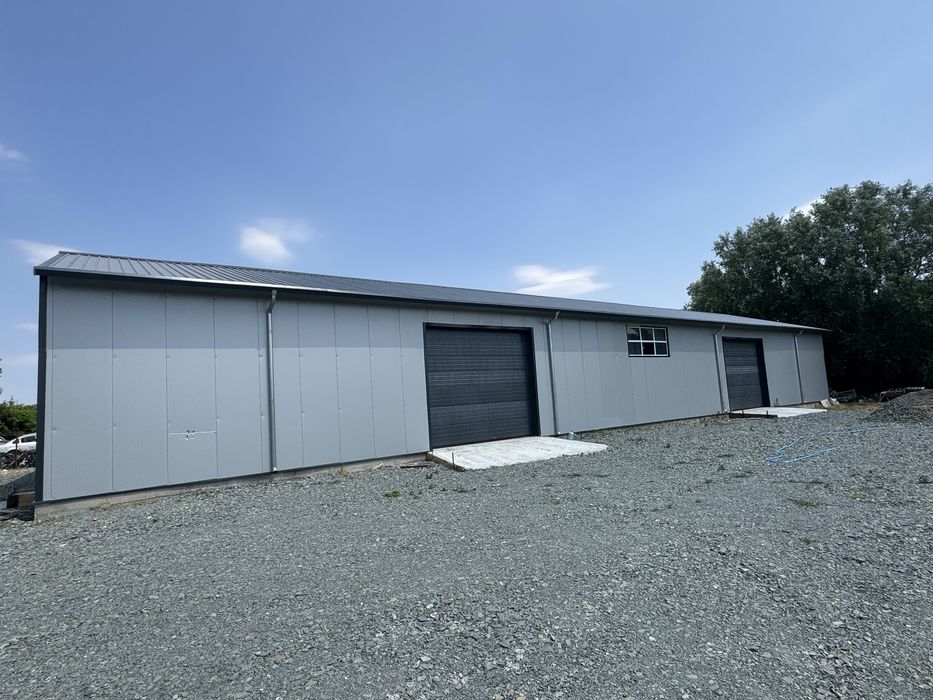 Inchiriez hale, spatii depozitare, se pot compartimenta la cerere.