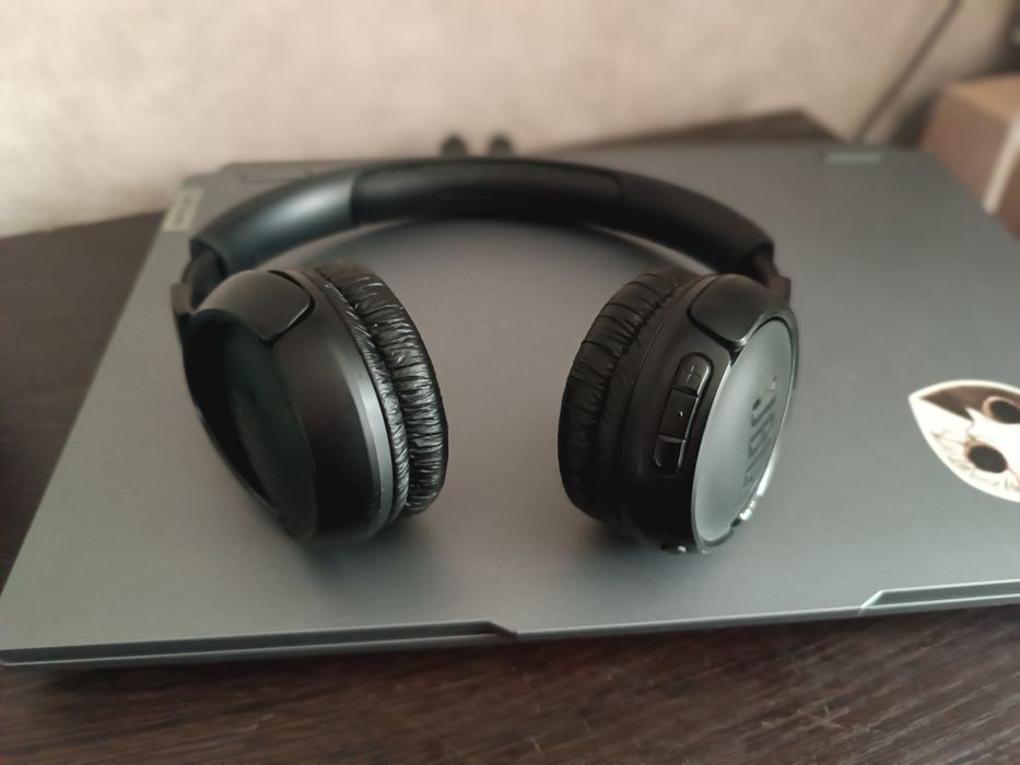 JBL tunes 520b (Без коробки)