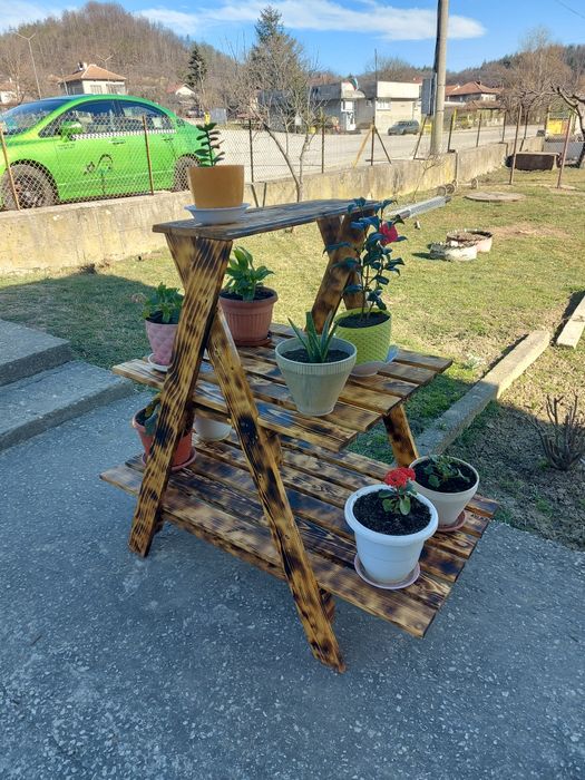 Дървен Цветарник