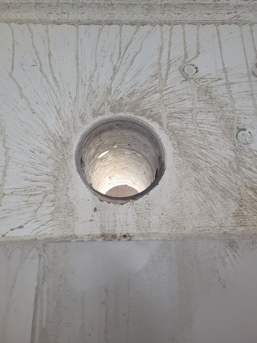 Қысқа шашты жалаңаш аққұбалардың фотосуреттері