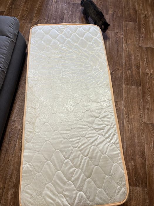 Продам матрас в отличном состоянии