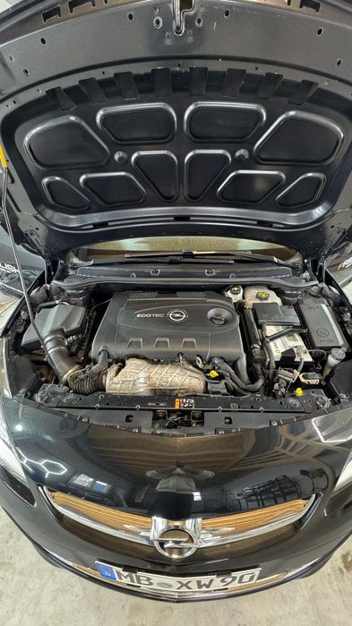 Opel Astra J Sport Tourer