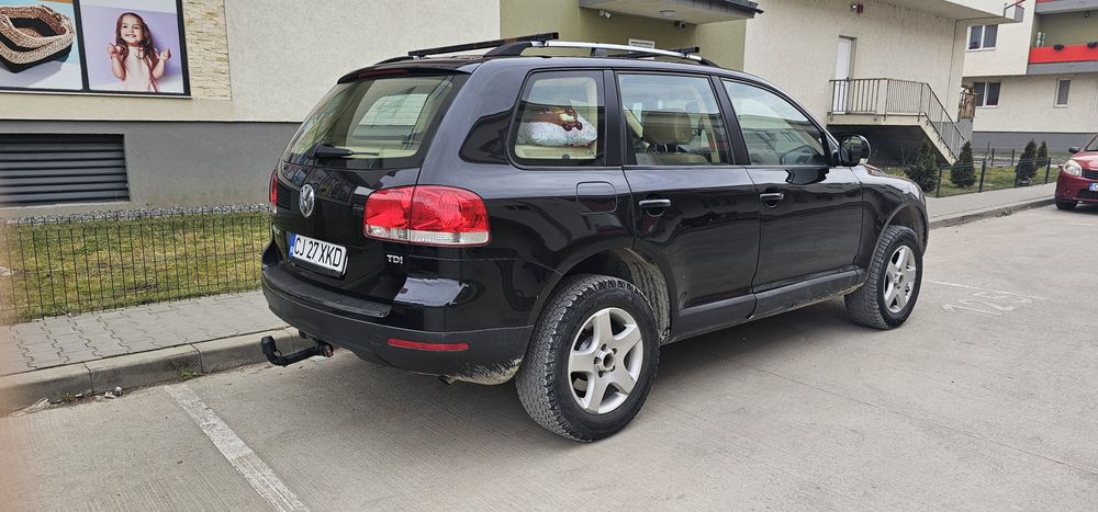Vând Volkswagen Touareg