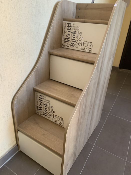 Летсница-с шкафчиками