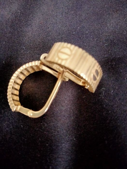 Серьги золотые новый дизайн  очень стильные